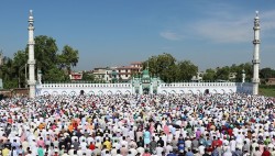 रमदानको अन्तिम दिन मुस्लिम बस्तीमा ‘ईद’को चहलपहल सुरु