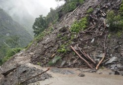 पहिरोले बल्खु–हेटौंडा सडक अवरुद्ध