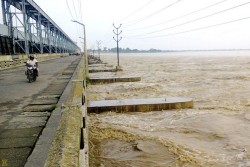 कोशी ब्यारेजका ४६ ढोका खोलिए