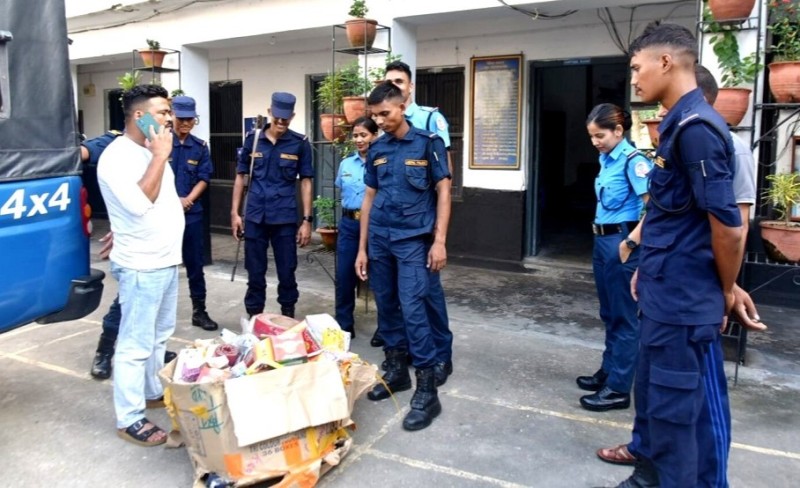 प्रहरीद्वारा दुई लाख मूल्य बराबरका पटका बरामद